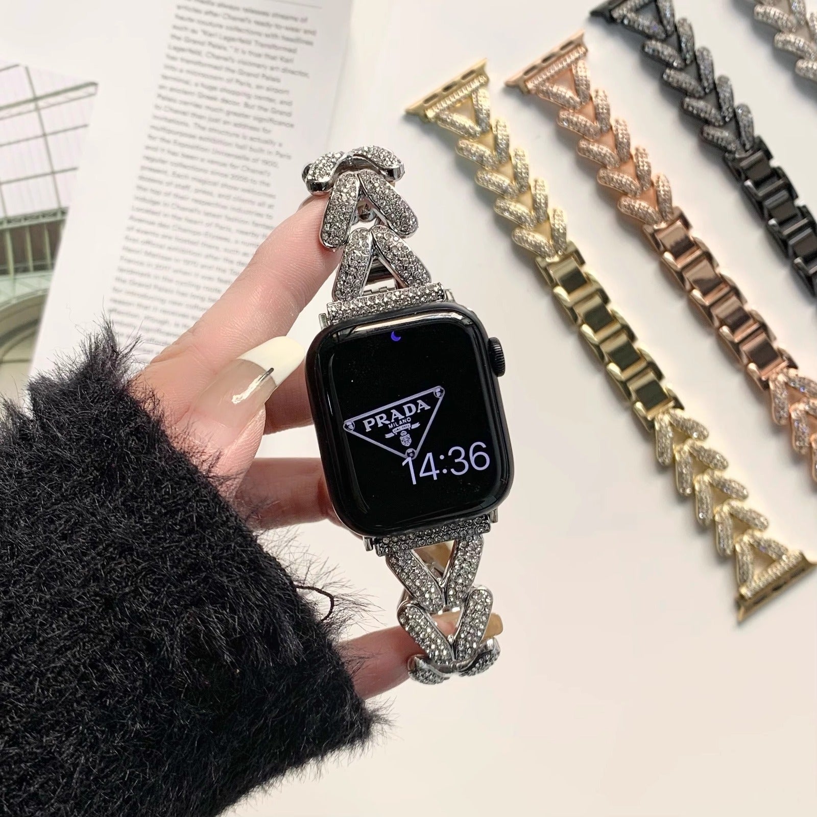 Heart-Shaped Link Bracelet for Apple Watch